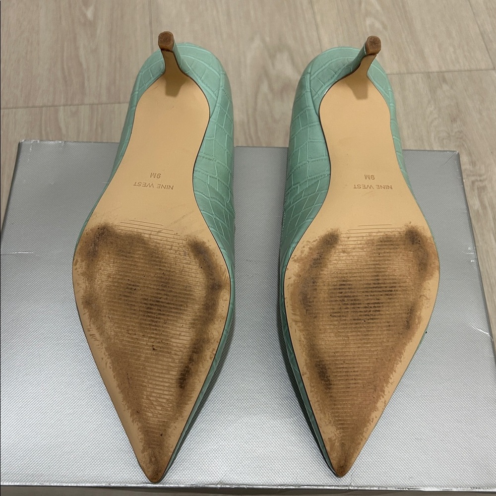 Nine West Mint Green Croc-Embossed Pointed Toe Heels - Picture 5 of 5